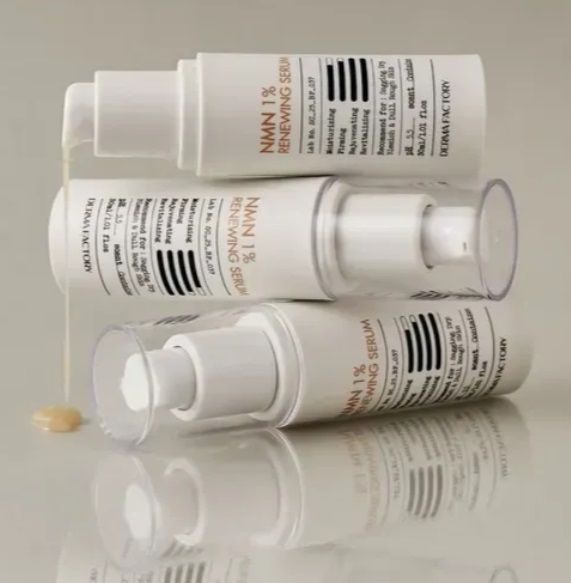 Оновлювальна антиоксидантна сироватка з 1% NMN DERMA FACTORY NMN 1% Renewing Serum 000805 фото